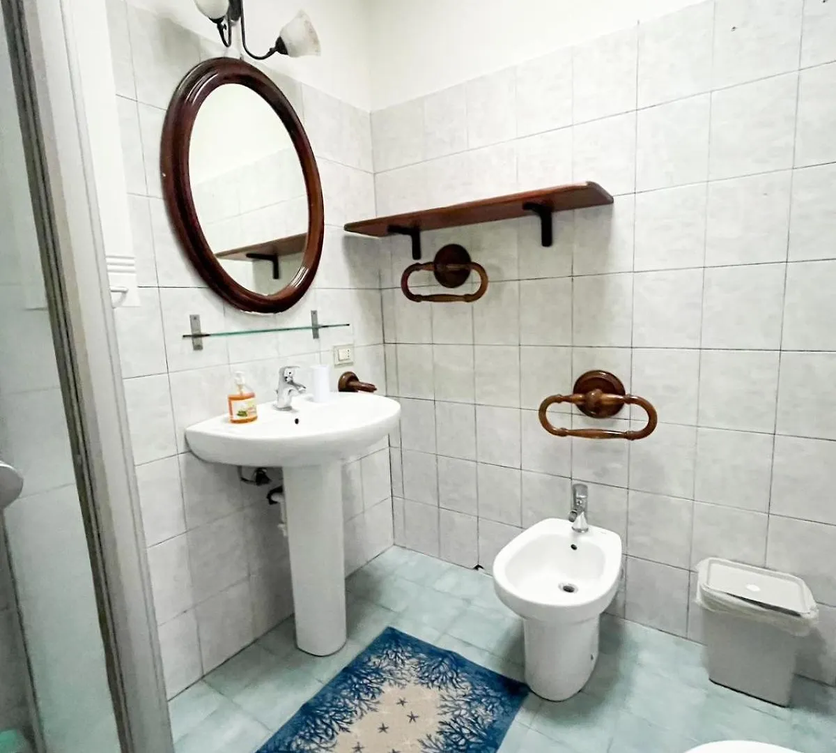 Rose Apartment Milan 0*,  Italy